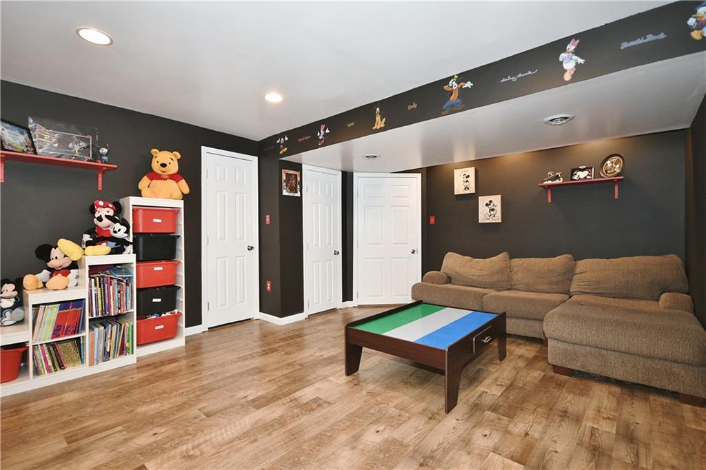 347 East Bruceton Road Pittsburgh, PA 15236 - Photo 21 of 25 Gallery Image 21