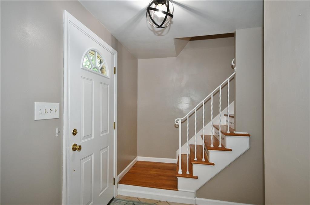 347 East Bruceton Road Pittsburgh, PA 15236 - Photo 4 of 25 Gallery Image 4