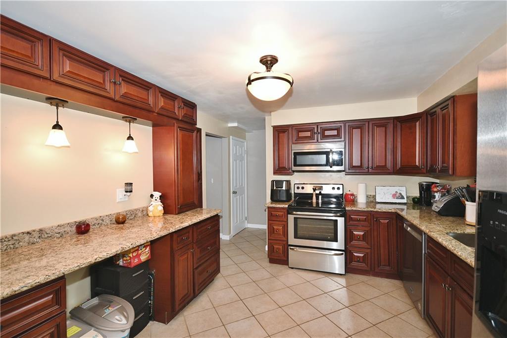 347 East Bruceton Road Pittsburgh, PA 15236 - Photo 10 of 25 Gallery Image 10