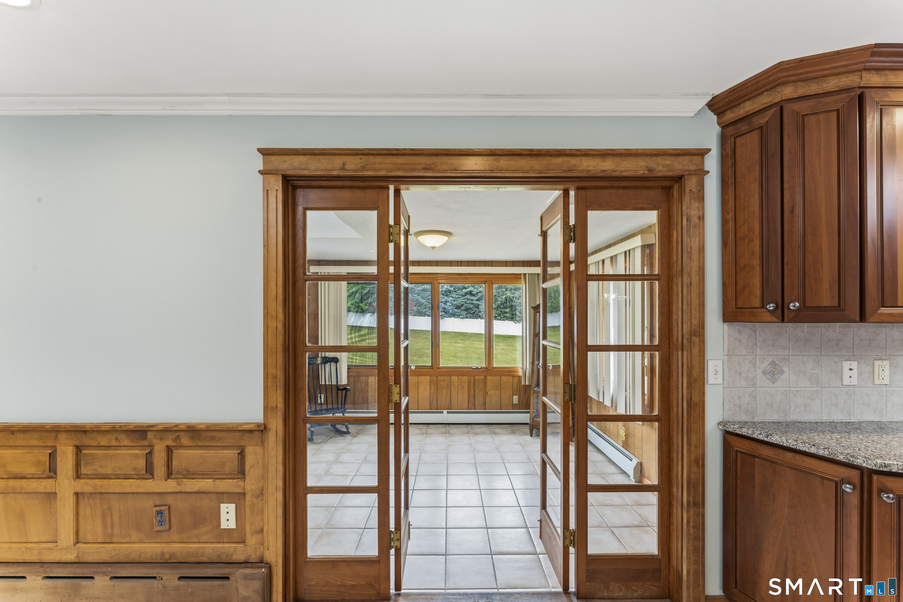 883 Saw Mill Road West Haven, CT 06516 - Photo 20 of 38