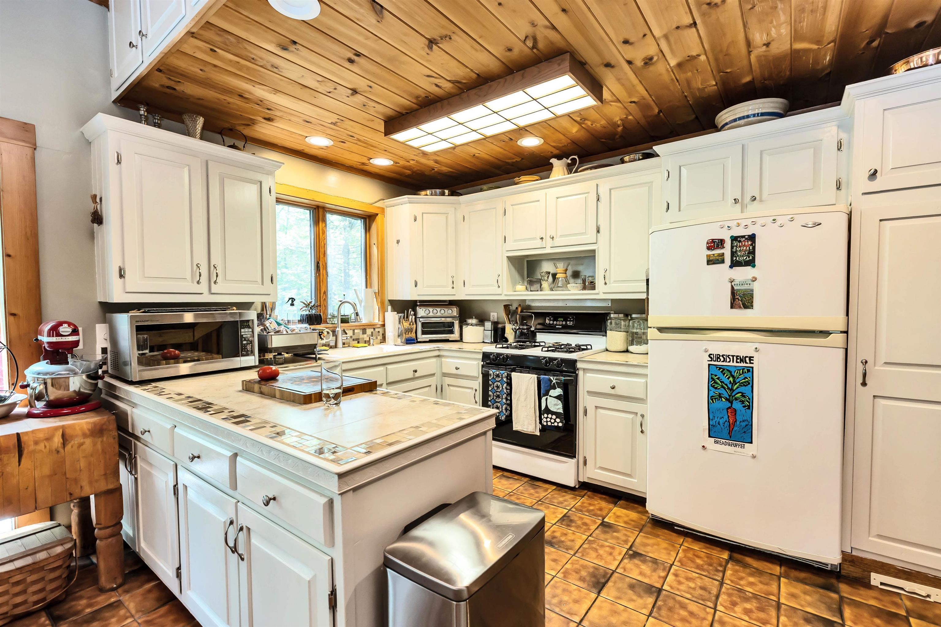 68 Dutton Road Lyndeborough, NH 03082 - Photo 5 of 40