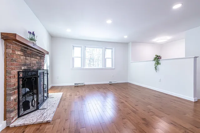 $499,999 | 6 Lamplighter Drive, Nashua, NH 03064