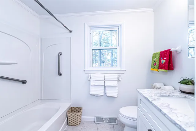 $499,999 | 6 Lamplighter Drive, Nashua, NH 03064