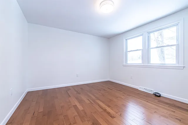 $499,999 | 6 Lamplighter Drive, Nashua, NH 03064