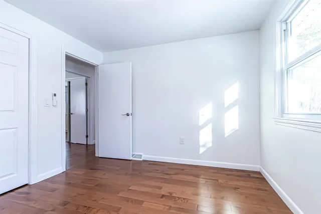 $499,999 | 6 Lamplighter Drive, Nashua, NH 03064