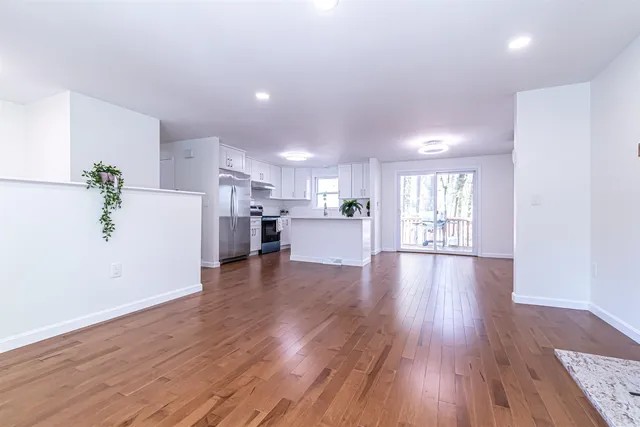 $499,999 | 6 Lamplighter Drive, Nashua, NH 03064