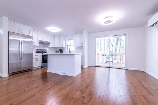 $499,999 | 6 Lamplighter Drive, Nashua, NH 03064