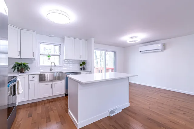 $499,999 | 6 Lamplighter Drive, Nashua, NH 03064