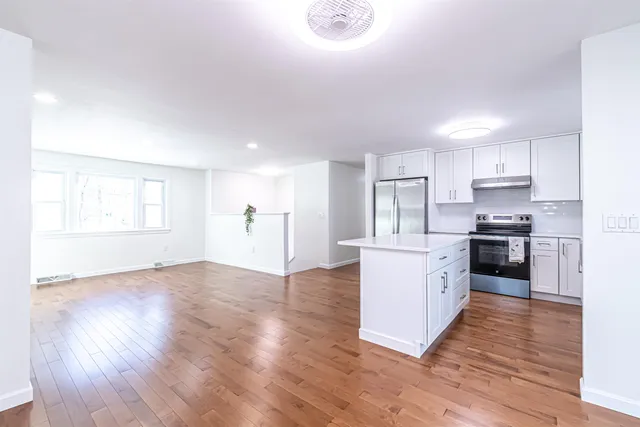 $499,999 | 6 Lamplighter Drive, Nashua, NH 03064