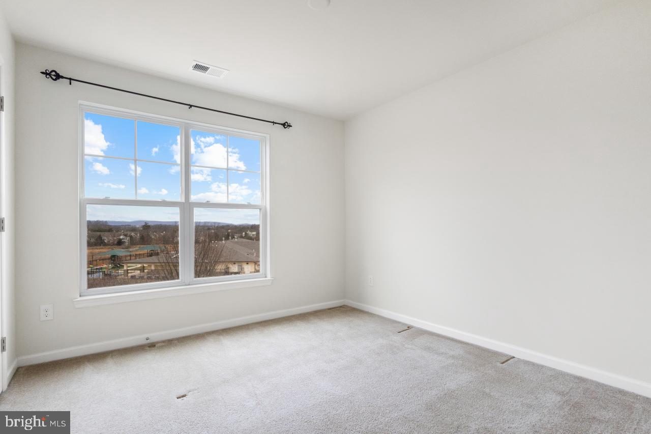 43367 Town Gate Square Chantilly, VA 20152 - Photo 26 of 36 an empty room with a window