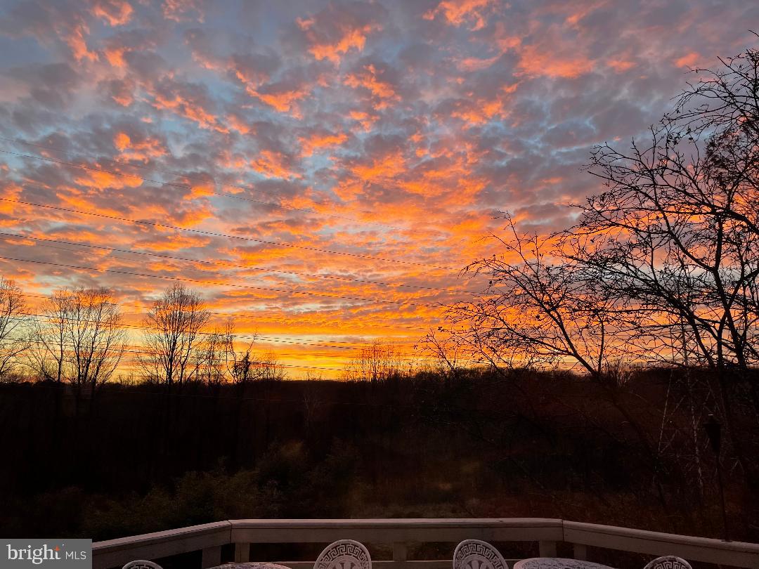 1918 Contralto Court Vienna, VA 22182 - Photo 6 of 10 Beautiful Deck Sunsets