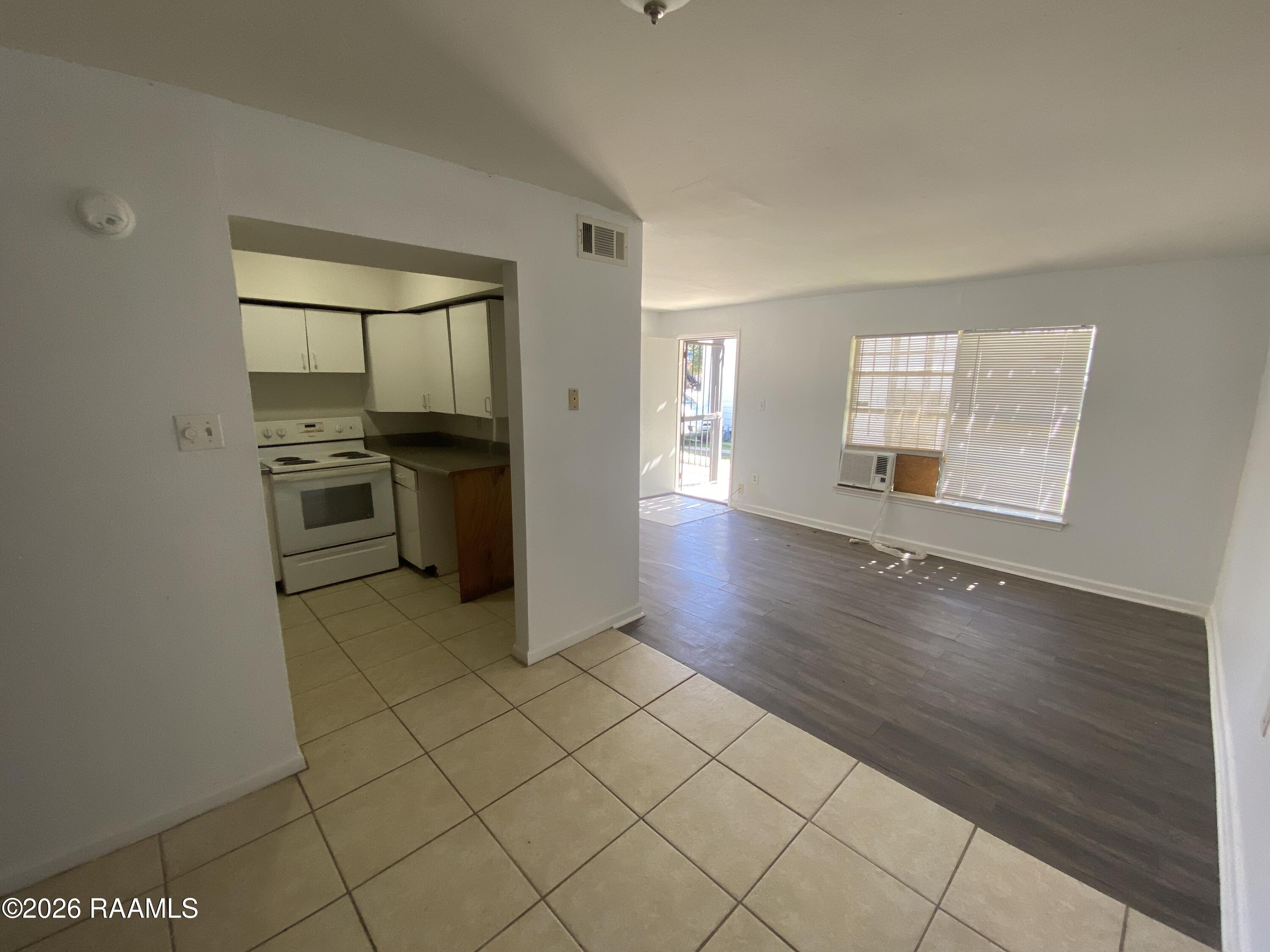 3132 Wyoming Street, Unit 1 Baton Rouge, LA 70802 - Photo 3 of 7 IMG_3035