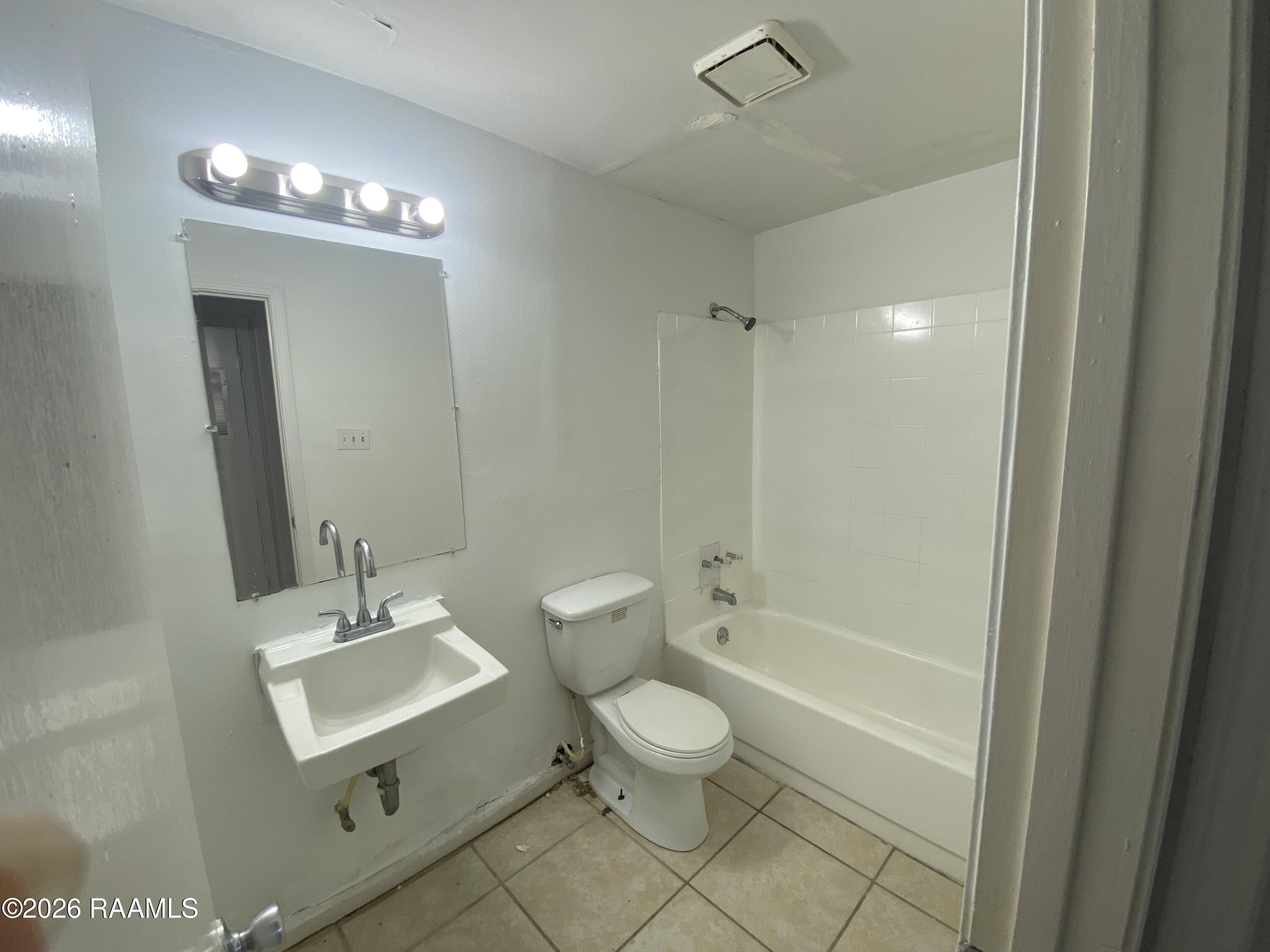 3132 Wyoming Street, Unit 1 Baton Rouge, LA 70802 - Photo 4 of 7 IMG_3036