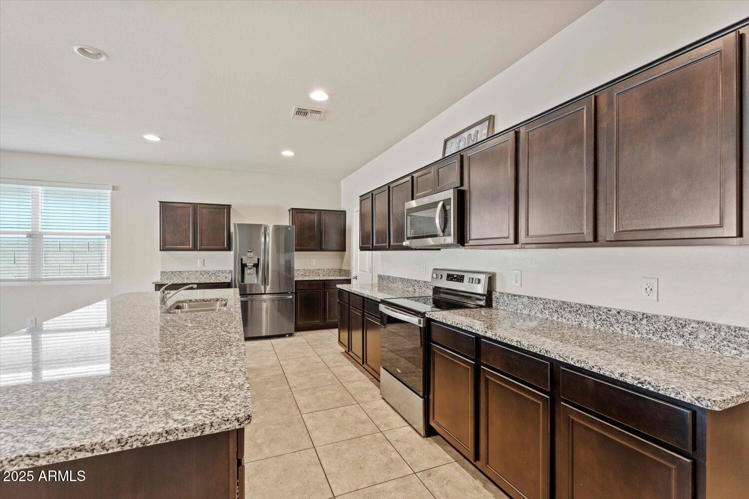 7824 West Payson Road Phoenix, AZ 85043 - Photo 6 of 27 06-A7406054