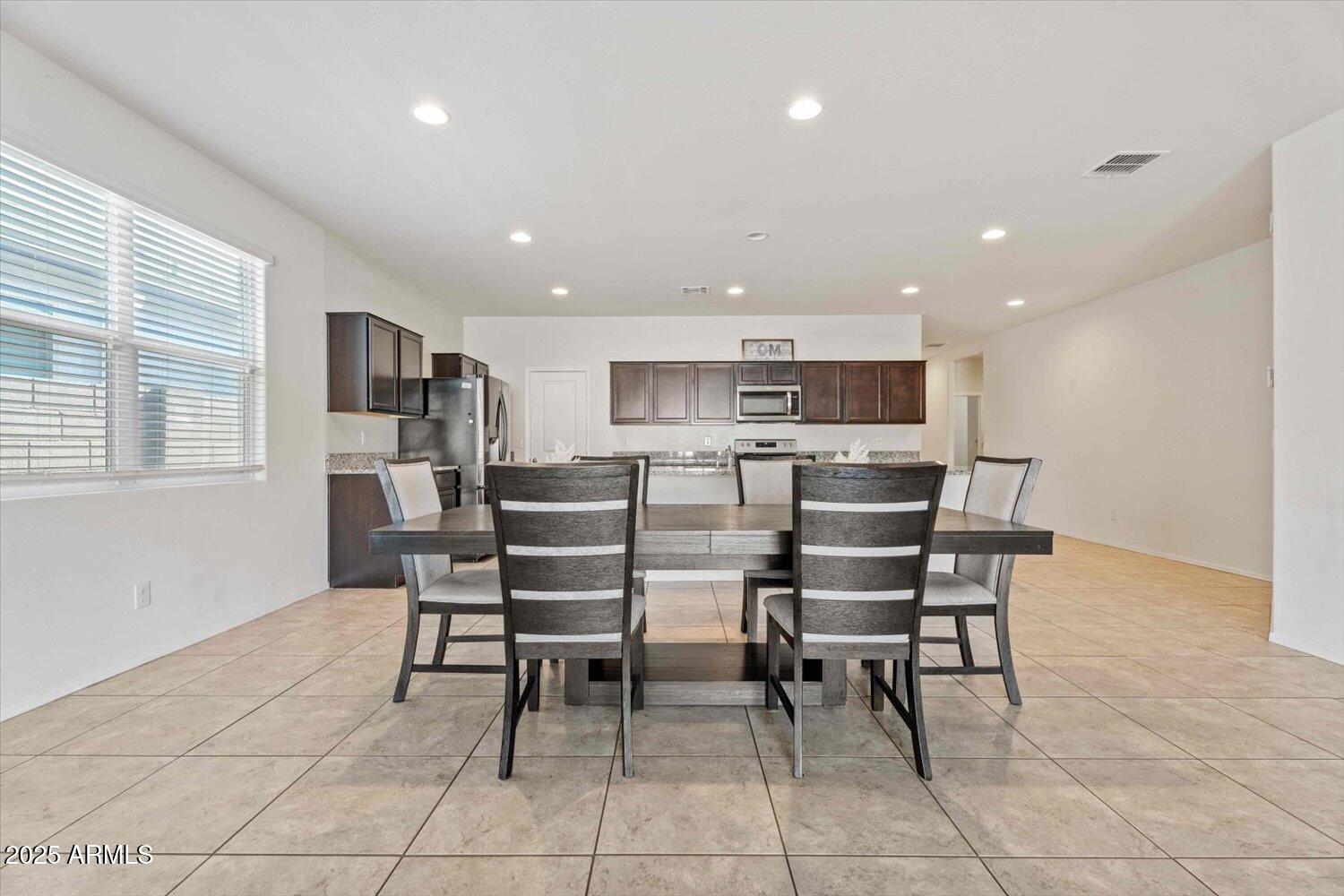 7824 West Payson Road Phoenix, AZ 85043 - Photo 9 of 27 09-A7406078