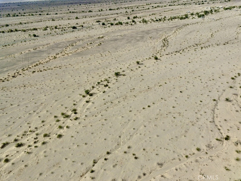 0 646-261-26-0000 Vidal, CA 92280 - Photo 5 of 8 a bathroom with a shower