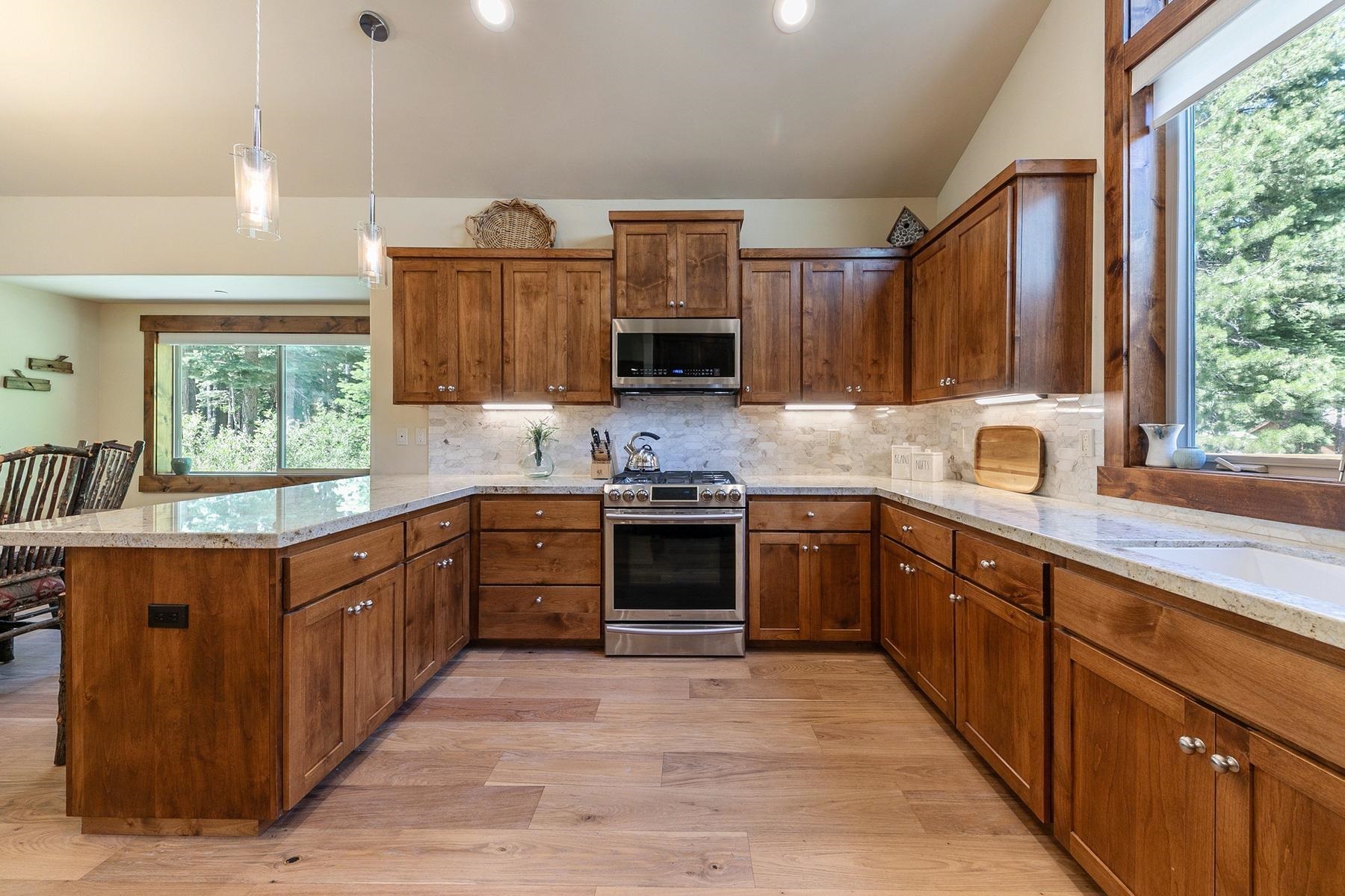 14141 Tyrol Road Truckee, CA 96161 - Photo 6 of 28
