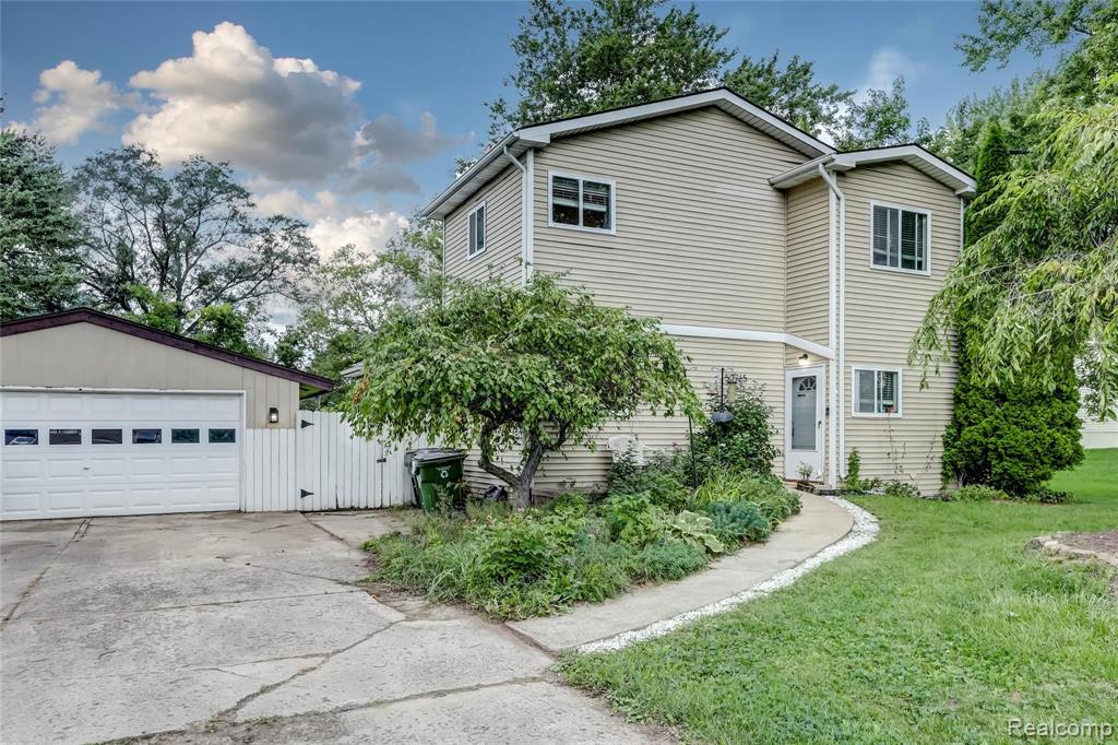 50765 Cedargrove Road Shelby, MI 48317 - Photo 1 of 22