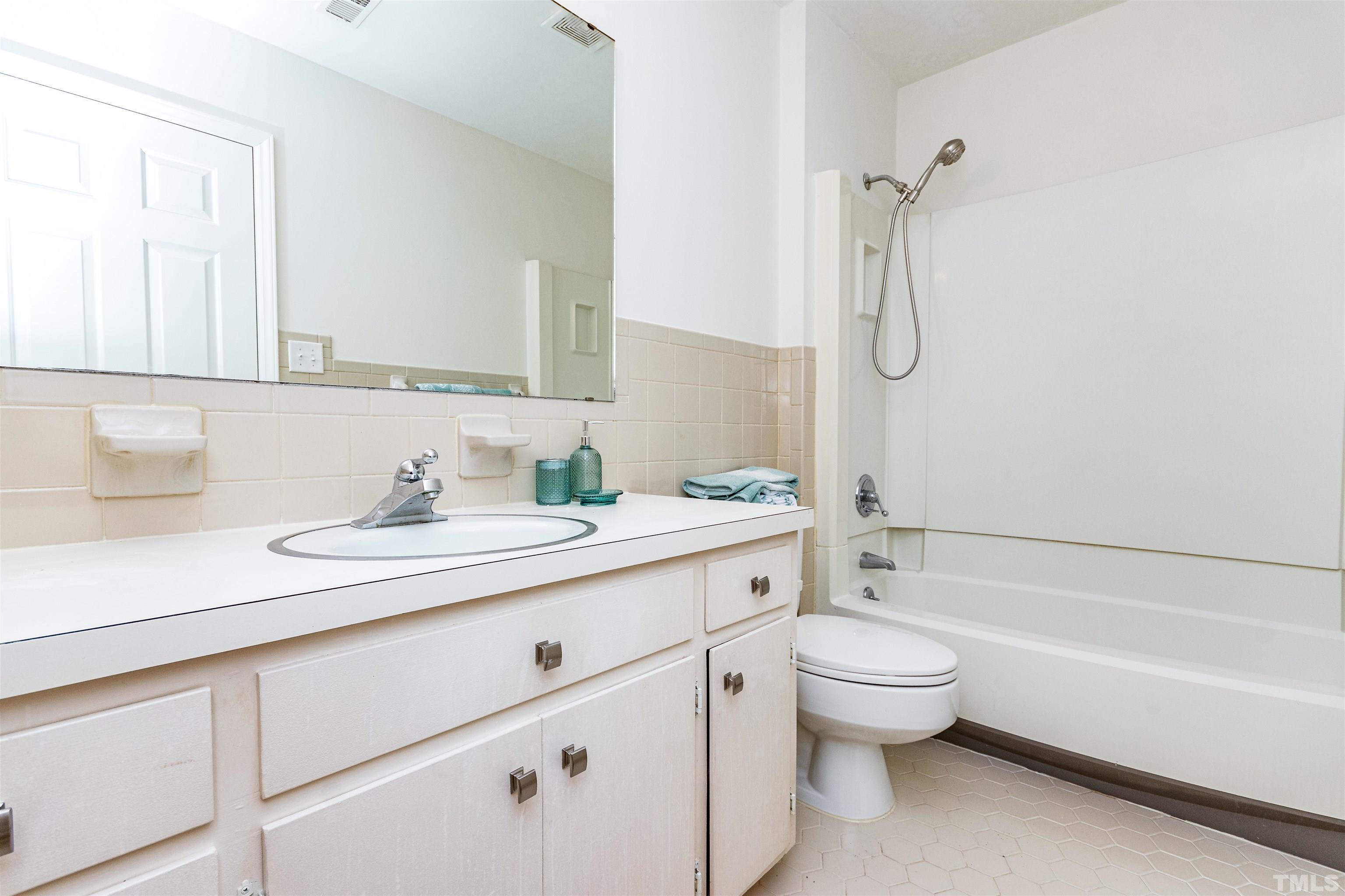 2828 Wycliff Road Raleigh, NC 27607 - Photo 16 of 30