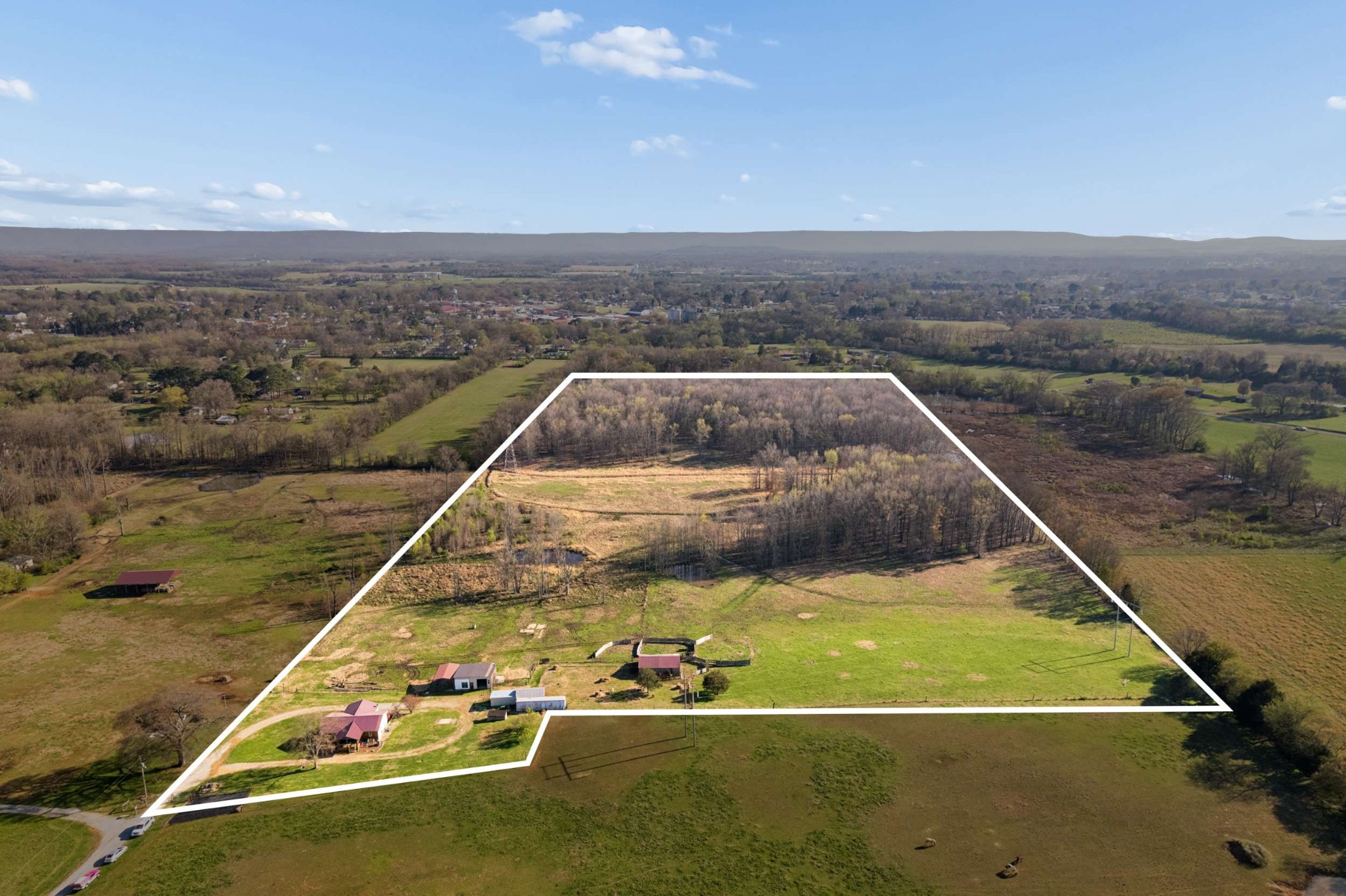 324 Laster-Holman Lane Decherd, TN 37324 - Photo 2 of 60