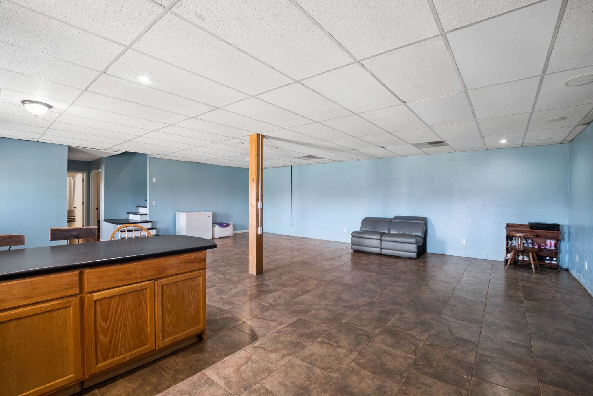 324 Laster-Holman Lane Decherd, TN 37324 - Photo 28 of 60 a room with furniture and a table