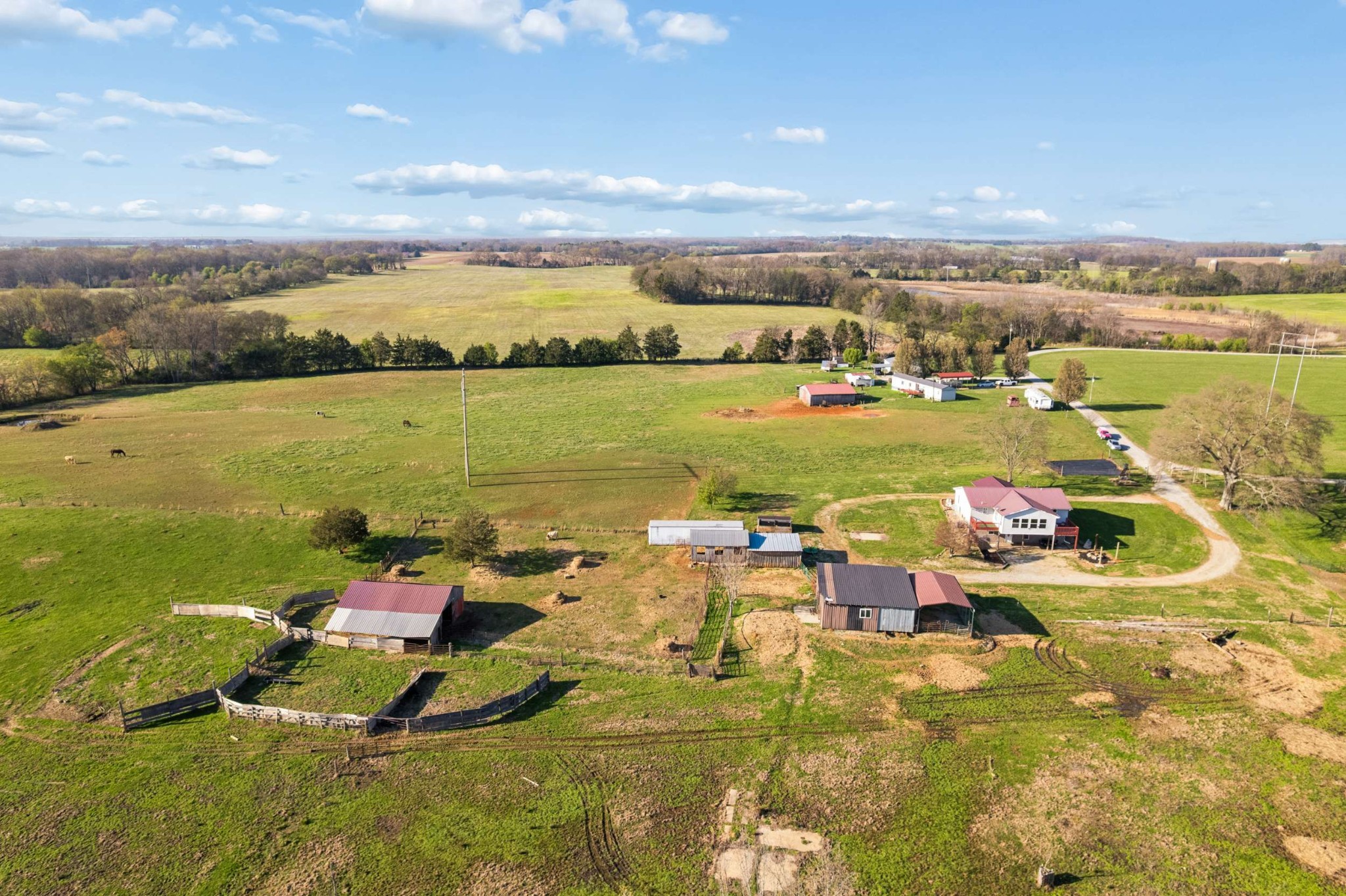 324 Laster-Holman Lane Decherd, TN 37324 - Photo 50 of 60 an aerial view of a city with lots of residential buildings ocean and mountain view in back
