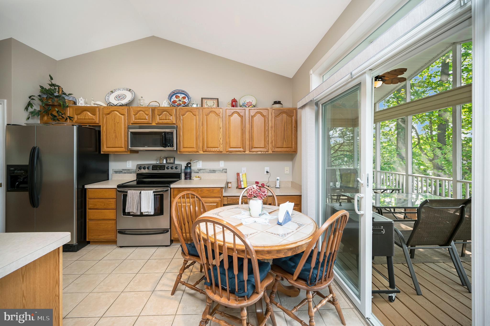 626 Cornwallis Avenue Locust Grove, VA 22508 - Photo 17 of 85 Kitchen with breakfast table