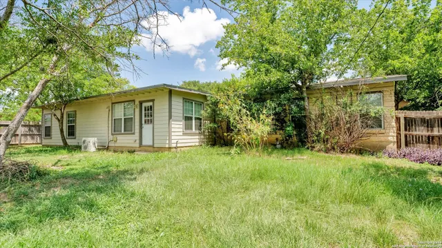 $2,150 | 156 Rilla Vista Drive, San Antonio, TX 78216
