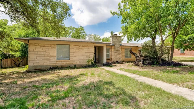 $2,150 | 156 Rilla Vista Drive, San Antonio, TX 78216
