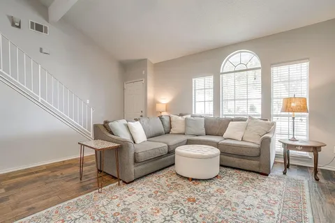 $339,900 | 7104 Summerset Drive, Benbrook, TX 76126