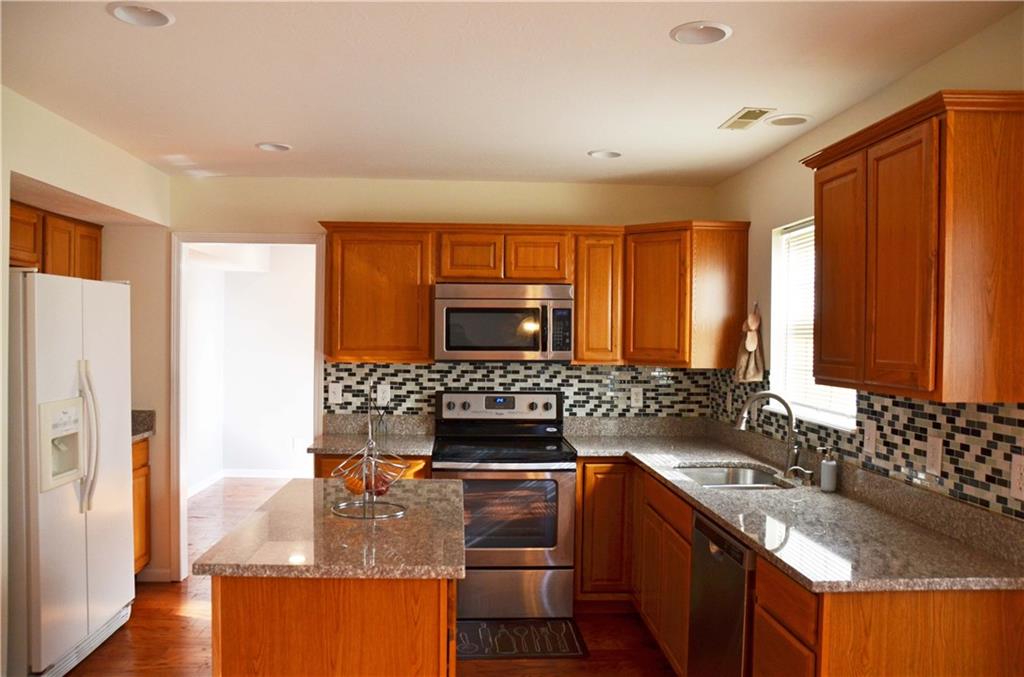 5349 Rippling Brook Way Carmel, IN 46033 - Photo 8 of 18 Gallery Image 8