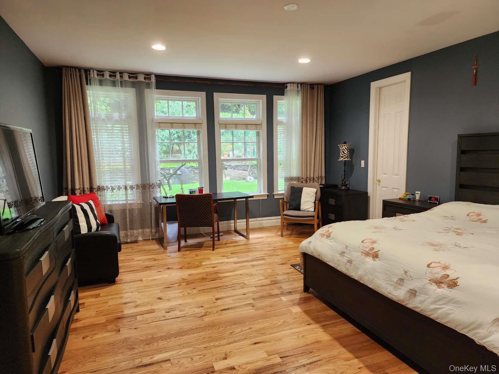 1259 North Country Road Stony Brook, NY 11790 - Photo 4 of 30