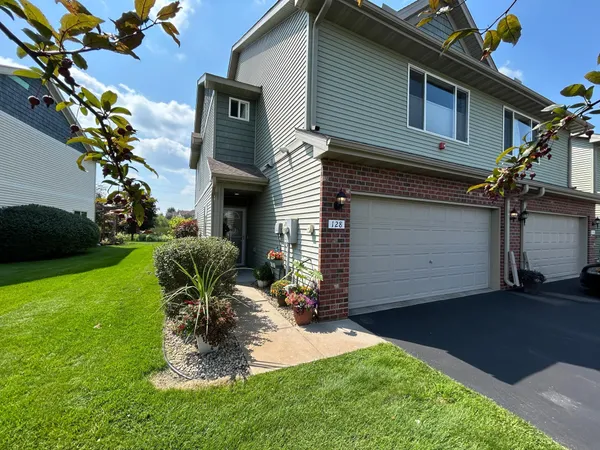 $324,900 | 128 Morgan Ln Circle Pines, Circle Pines, MN 55014