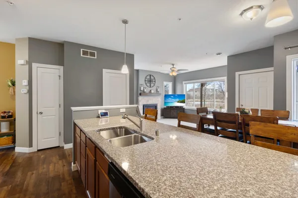 $324,900 | 128 Morgan Ln Circle Pines, Circle Pines, MN 55014