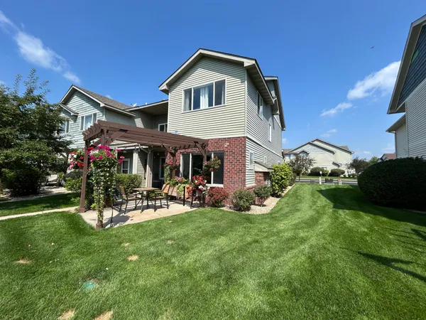$324,900 | 128 Morgan Ln Circle Pines, Circle Pines, MN 55014