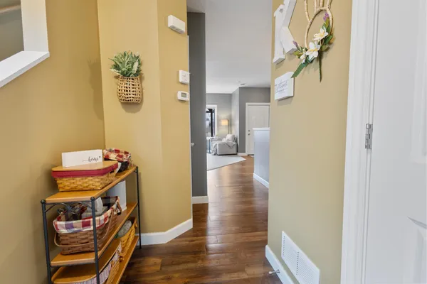 $324,900 | 128 Morgan Ln Circle Pines, Circle Pines, MN 55014