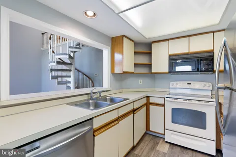 $259,900 | 4811 Birch Circle, Unit 144, Wilmington, DE 19808