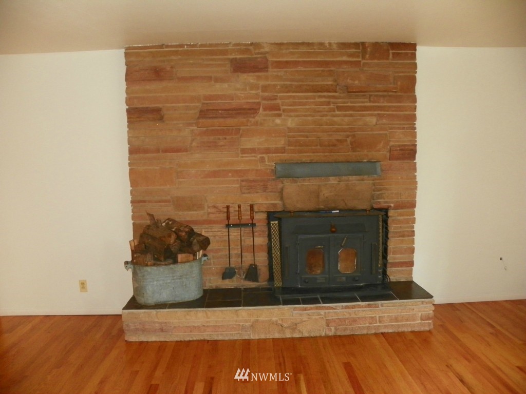 11443 Southeast 186th Street Renton, WA 98055 - Photo 3 of 13