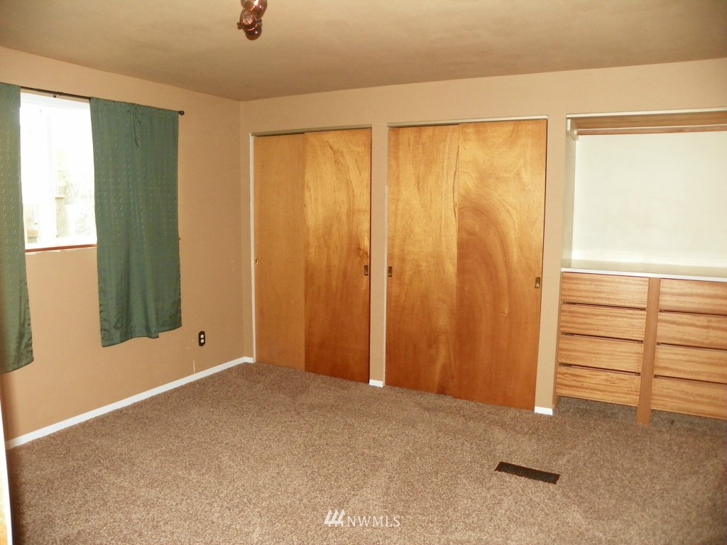 11443 Southeast 186th Street Renton, WA 98055 - Photo 7 of 13