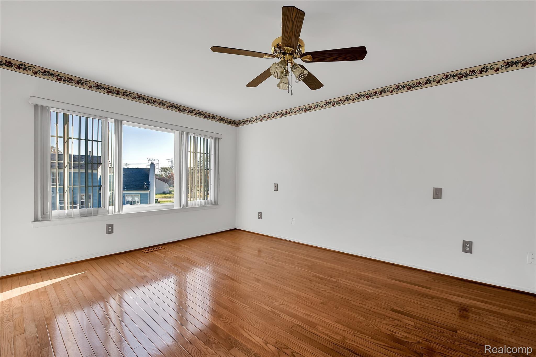 938 Paddington Road Canton, MI 48187 - Photo 16 of 33 938 Paddington - HD Drone Photography-13.JPG