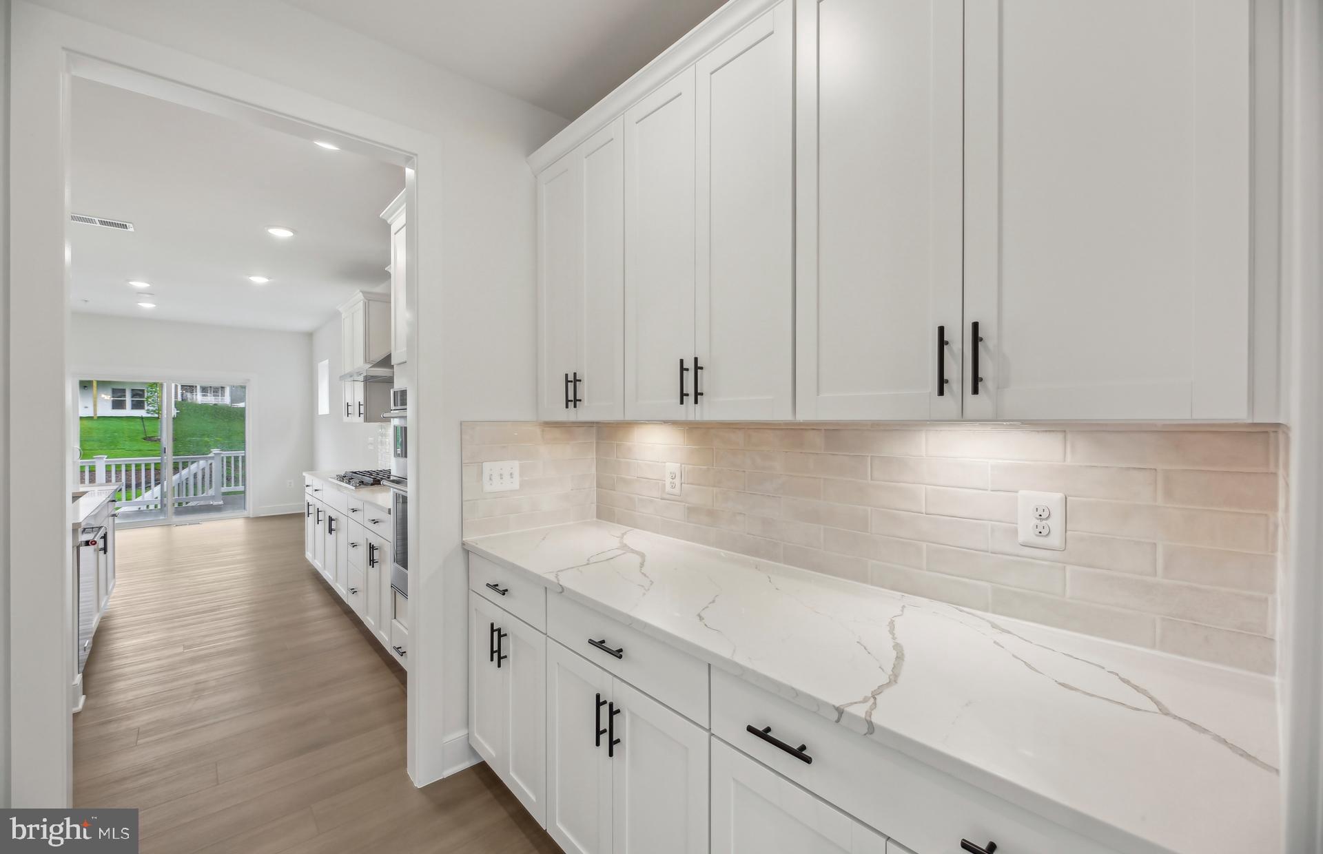 22504 Sculpin Brook Road Boyds, MD 20841 - Photo 14 of 46 Service Pantry