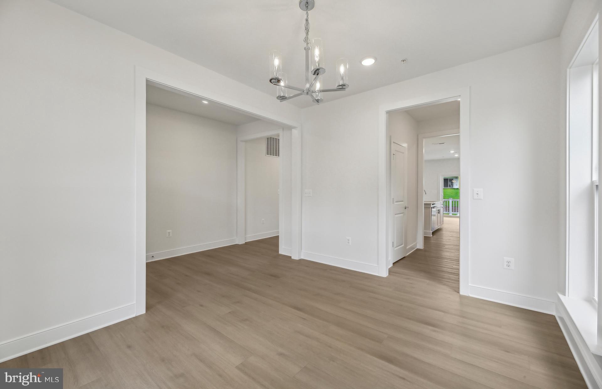 22504 Sculpin Brook Road Boyds, MD 20841 - Photo 17 of 46 Dining Room