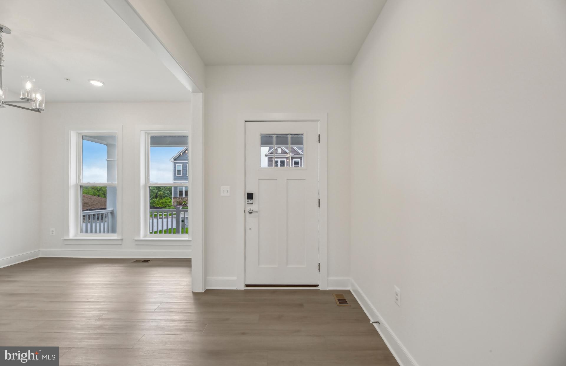 22504 Sculpin Brook Road Boyds, MD 20841 - Photo 5 of 46 Foyer