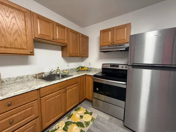$1,550 | 575 Bank Street, Unit 206, New London, CT 06320