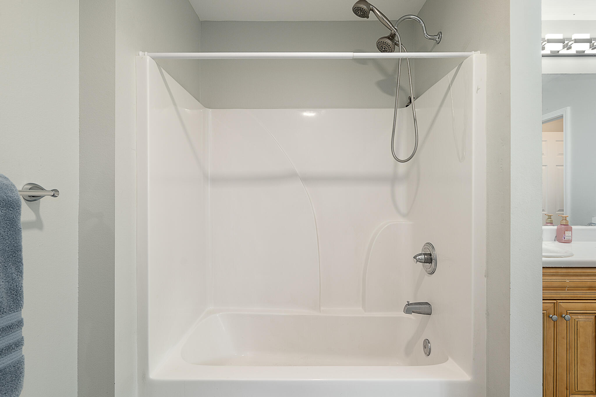 202 Mc Arthur Street Crestview, FL 32539 - Photo 20 of 39 a bathroom with a shower and a bath tub