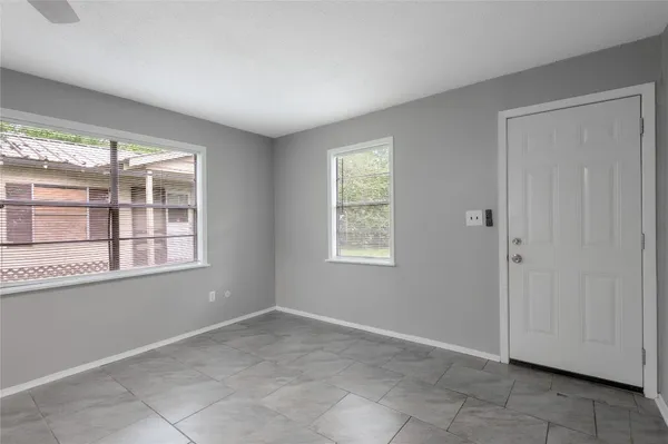 $900 | 700 Gray Street, Unit 2, Huntsville, TX 77320