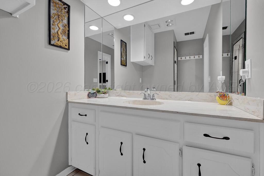 8202 Tejas Trail Amarillo, TX 79110 - Photo 17 of 26 master bathroom 2