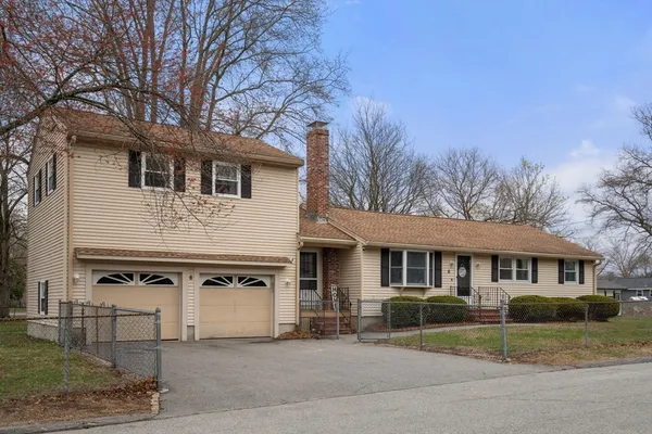 $690,000 | 6 Broadview Road, Lowell, MA 01852