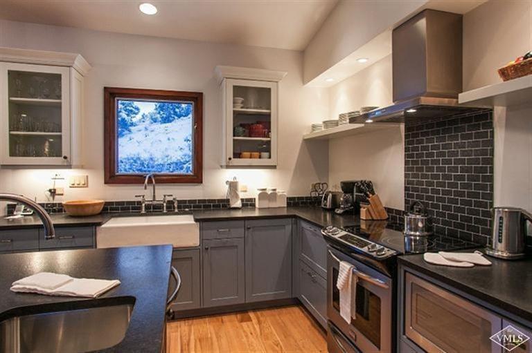 355 Offerson Road, Unit P3 Beaver Creek, CO 81620 - Photo 8 of 25 Tastefully remodeled kitchen with tile b