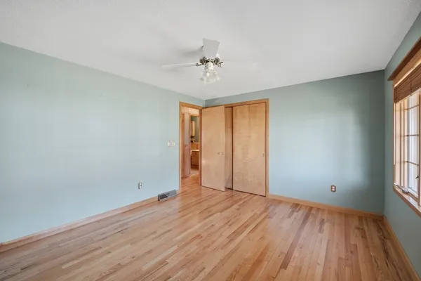 $499,900 | 11 Laurel Drive, Easthampton, MA 01027